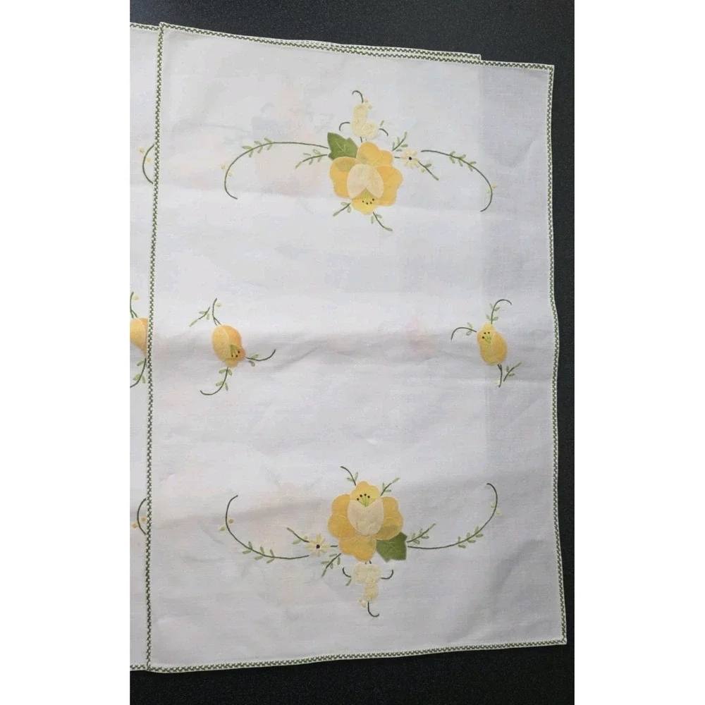 4pc Vintage Hand-Embroidered Floral Linen Napkins Platmat Handkerchief Cottage